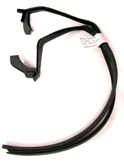 Upper angle door gaskets at front of door.  A very complete molded piece - 12145166