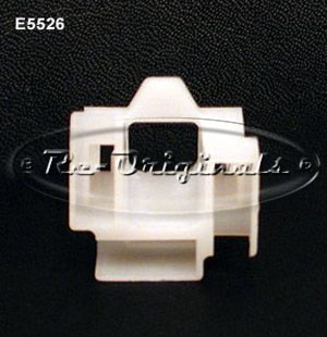Electrical connector 3 sideways slots, white plastic. - E5526