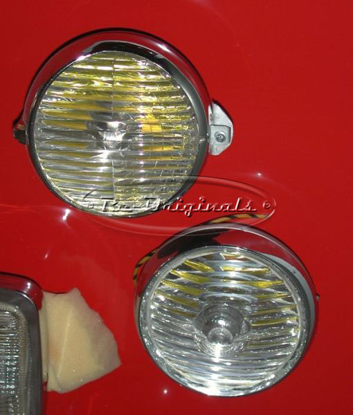 Fog light assembly, NOS, CIBIE.  Style with the bolt out the back for mounting. - L0365